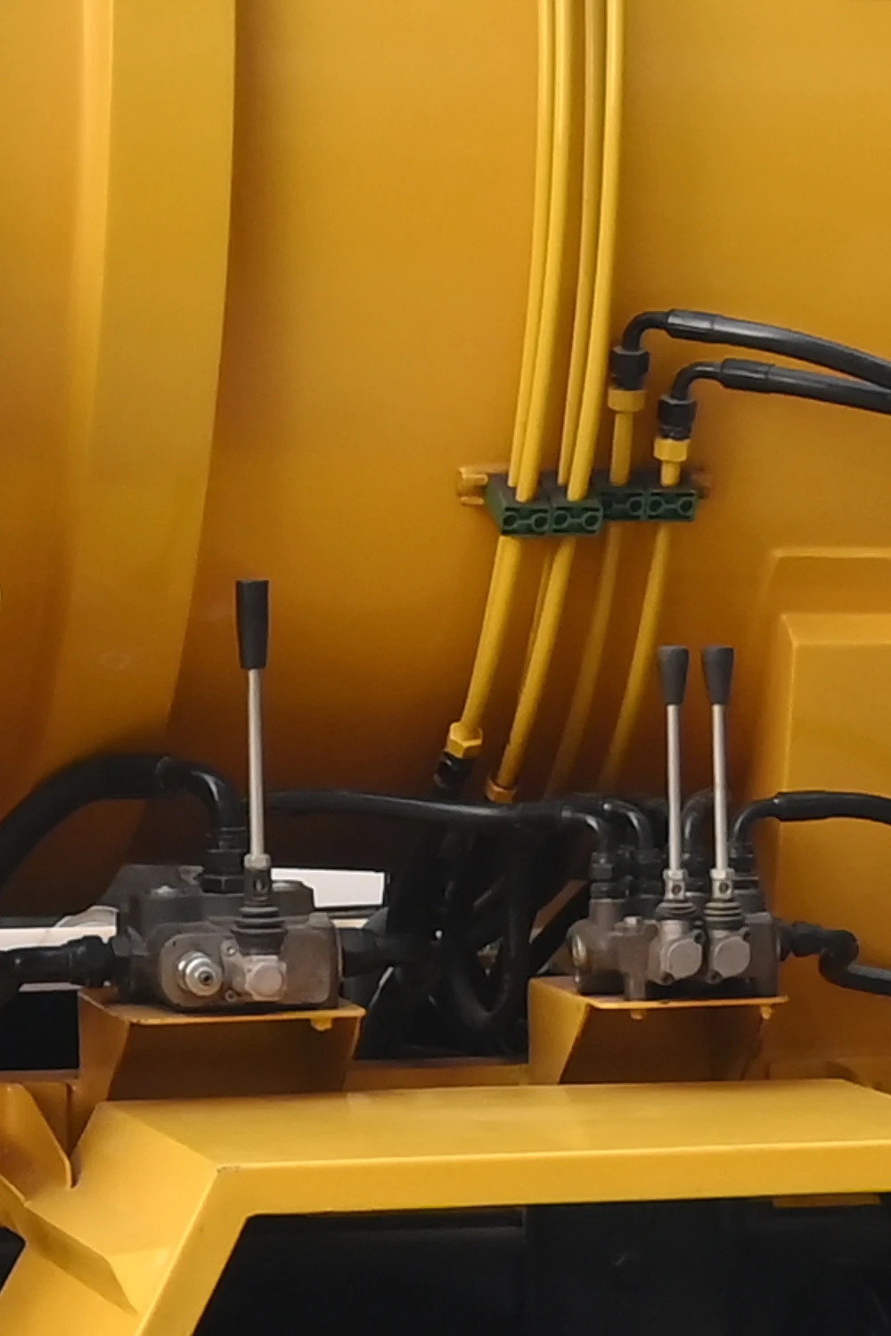 MCSV hydraulic control detail